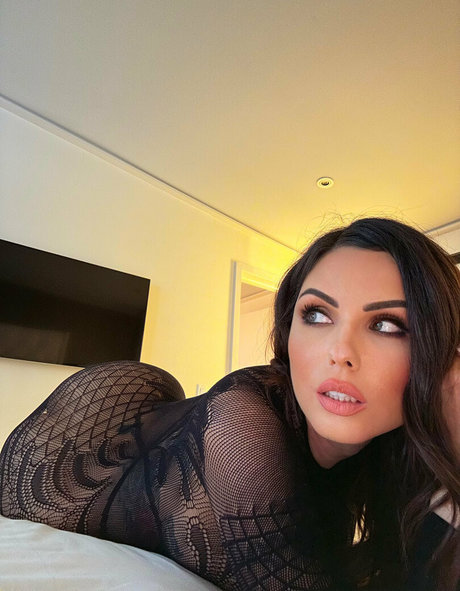 Krystle Lina photo 7