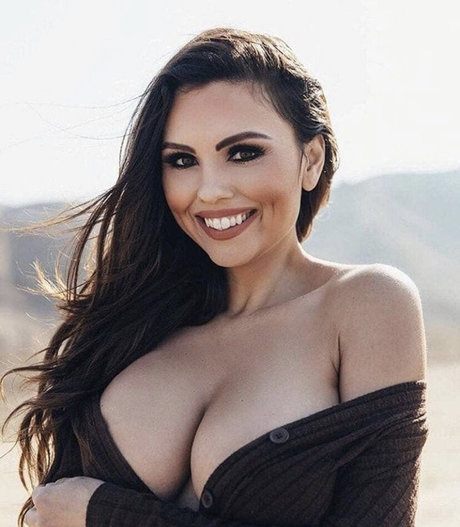 Krystle Lina photo 20