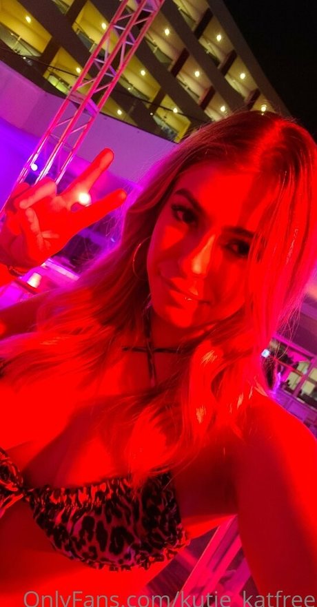 Kutie_katfree photo 4