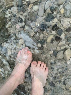 kylie.little.toes photo 35