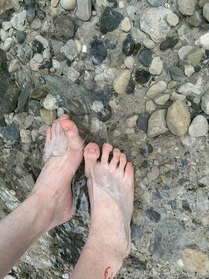 kylie.little.toes photo 36