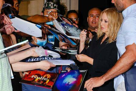Kylie Minogue photo 376