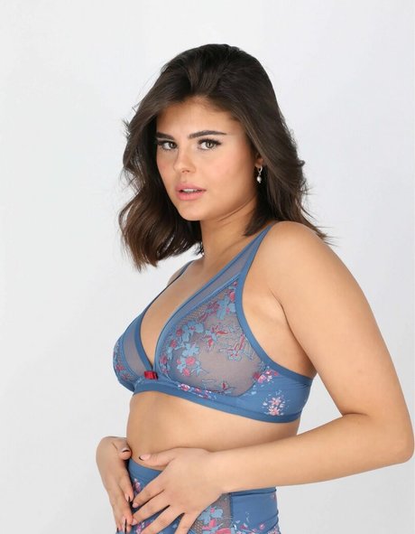 Kylie Nymphette photo 13