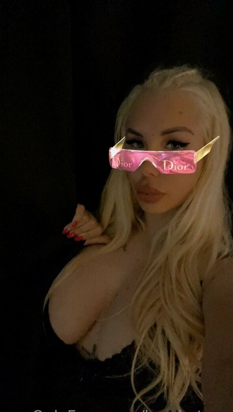 Kyra Hot photo 19