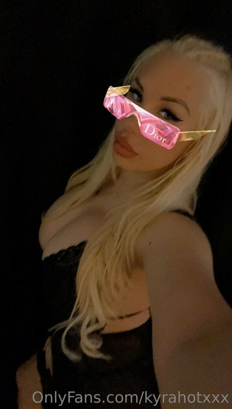 Kyra Hot photo 48