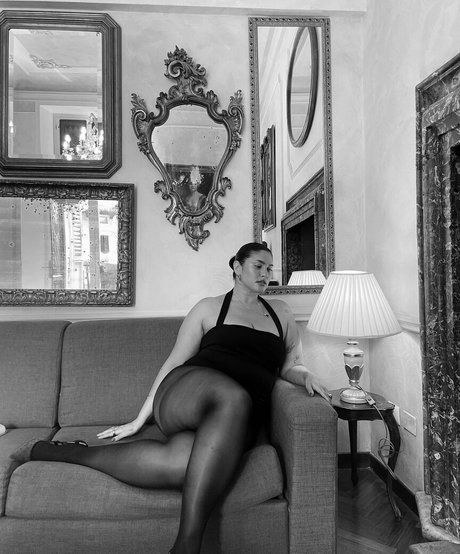 La'Tecia Thomas photo 49