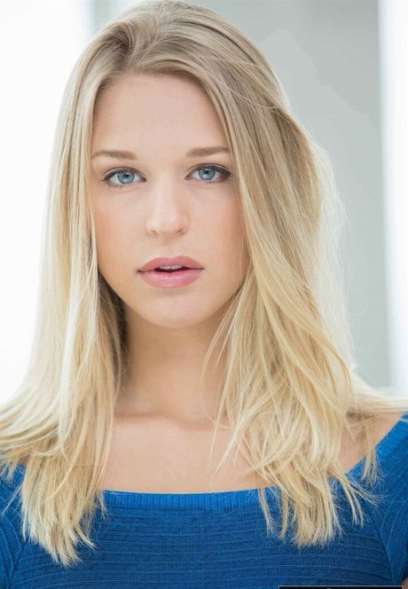 Lacey Johnson photo 9