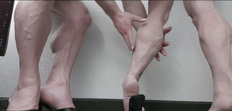 Laceys_muscular_calves photo 11