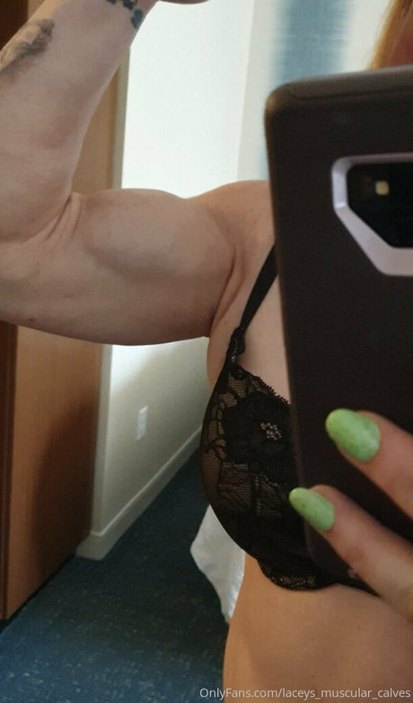 Laceys_muscular_calves photo 17