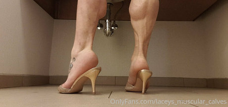 Laceys_muscular_calves photo 19
