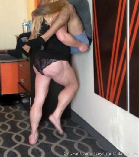 Laceys_muscular_calves photo 65