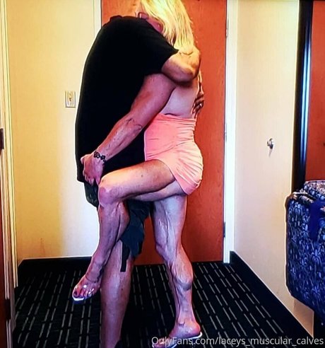 Laceys_muscular_calves photo 68