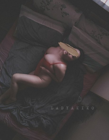 Lady Akiko photo 8