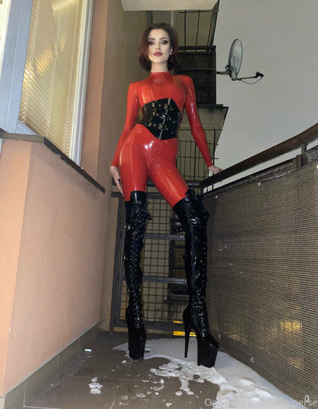 Lady Perse photo 46