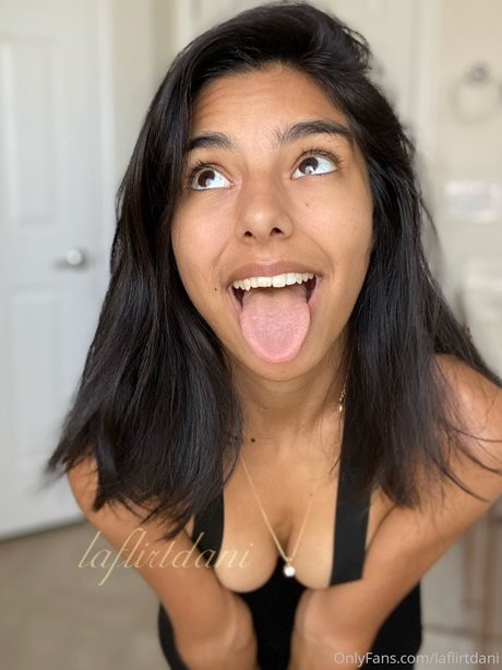 Eliana photo 34
