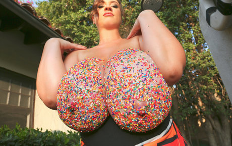 Lana Kendrick photo 710