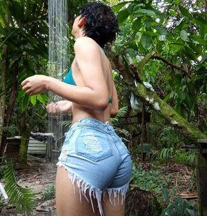 Lana Santhos photo 7