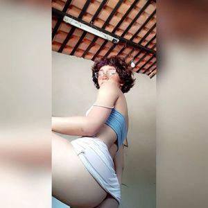 Lana Santhos photo 10