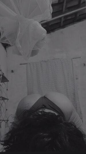 Lana Santhos photo 94