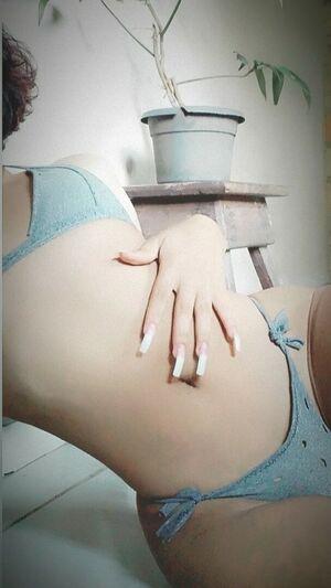 Lana Santhos photo 109