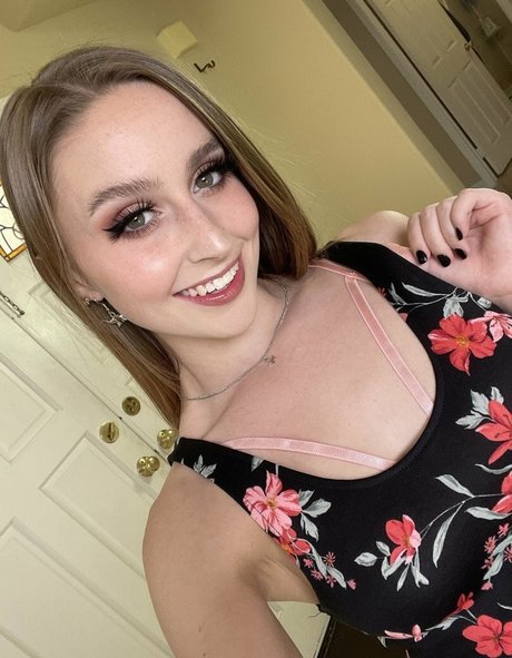 Laney Grey photo 21