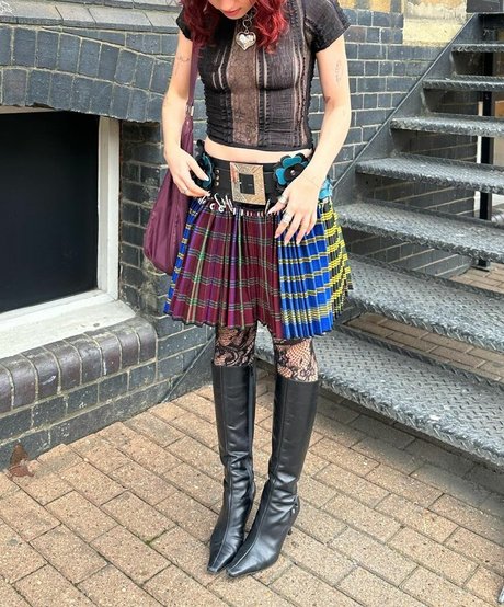Lara Adkins photo 6