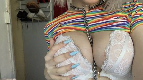 Lara Adkins photo 29