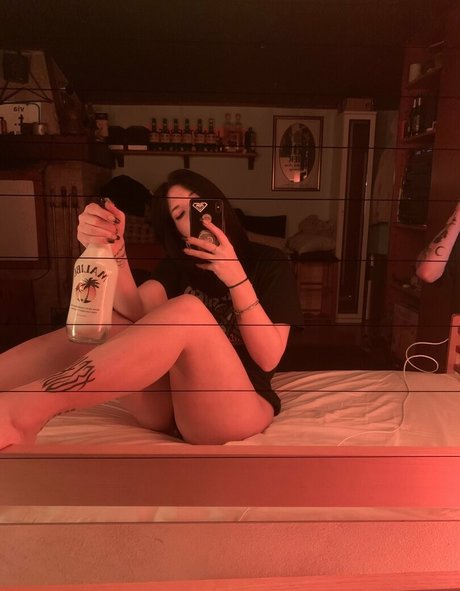 Lararoxyrox photo 11