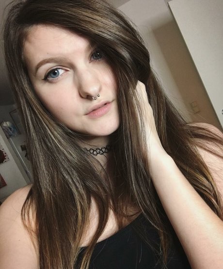 Lararoxyrox photo 96