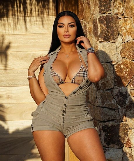 Lareinasworld photo 15