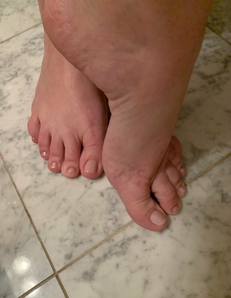 Largeboobies305 photo 10