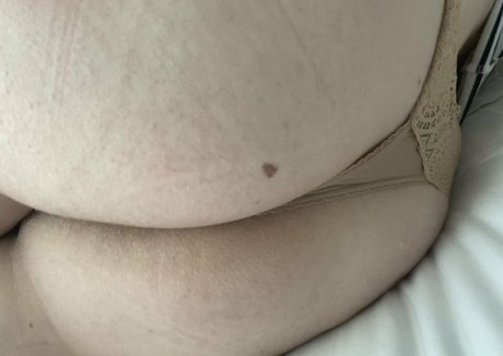 Largeboobies305 photo 37