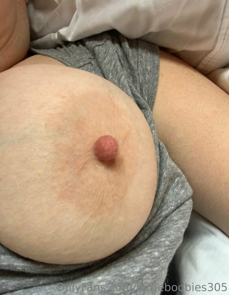 Largeboobies305 photo 51