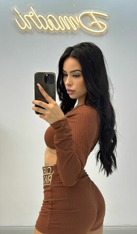 Larissa Nunes photo 5