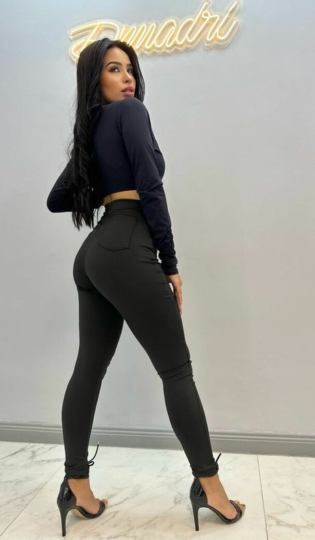 Larissa Nunes photo 32