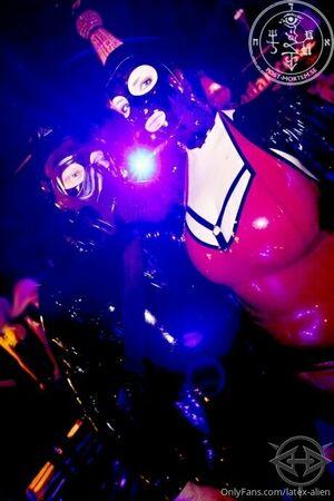 latex-alien photo 4