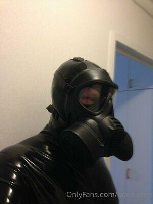 latex-alien photo 9