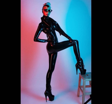 Latex Fetish photo 98