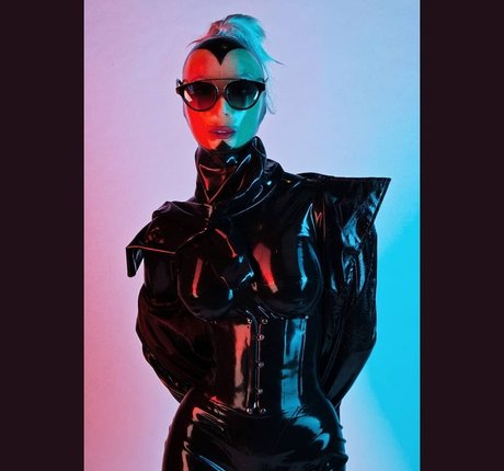 Latex Fetish photo 102