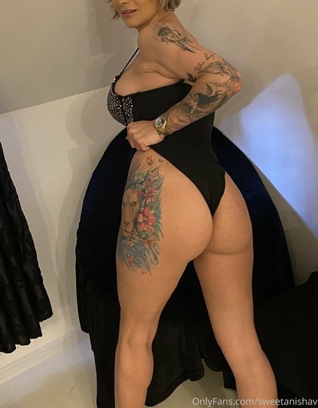 Latex Queen Anisha photo 16