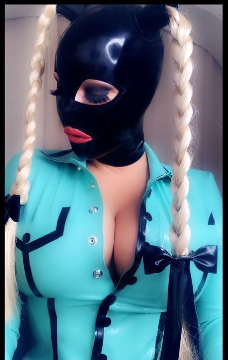 Latexkittyxxx photo 17