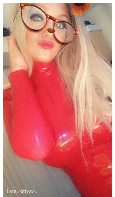 Latexkittyxxx photo 33