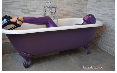 Latexkittyxxx photo 47