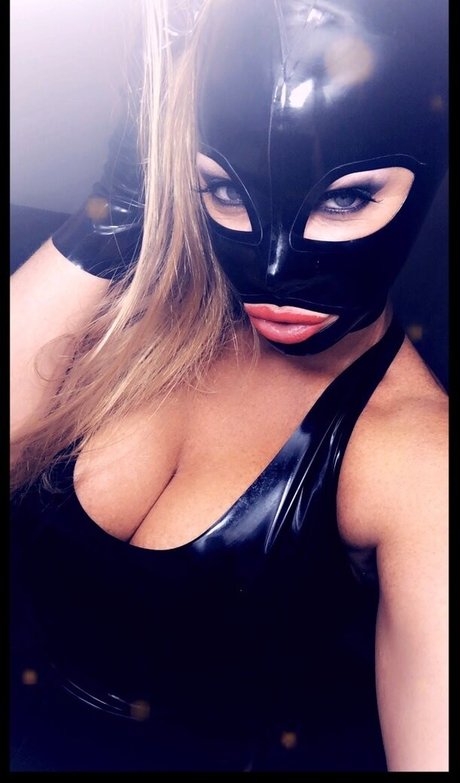 Latexkittyxxx photo 48