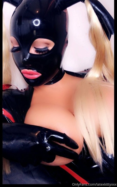 Latexkittyxxx photo 84