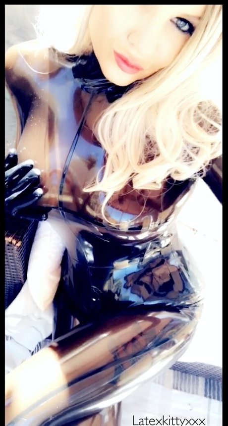 Latexkittyxxx photo 87