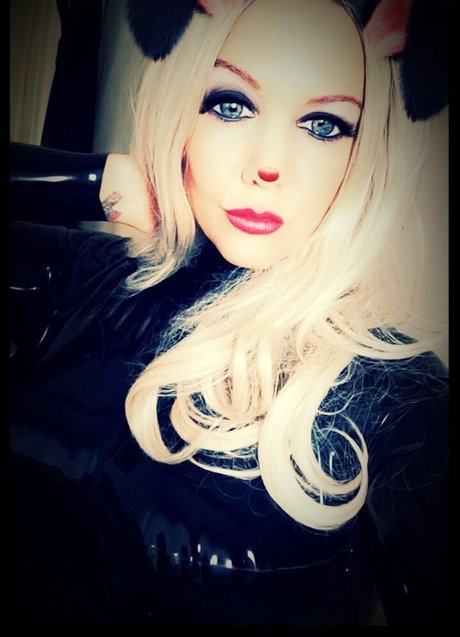 Latexkittyxxx photo 133