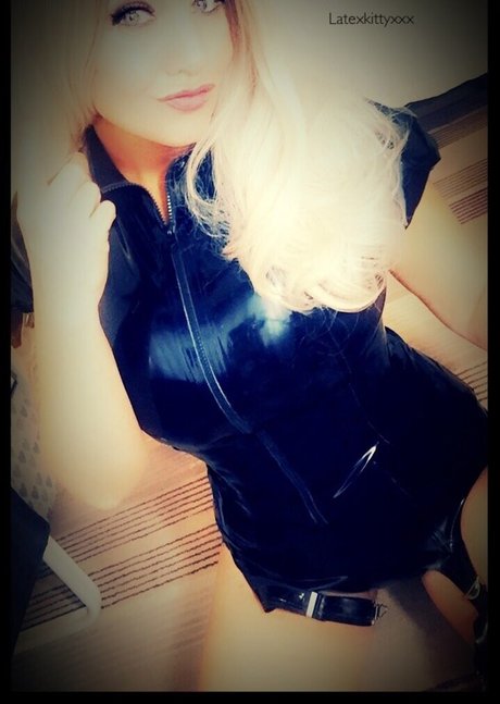 Latexkittyxxx photo 138
