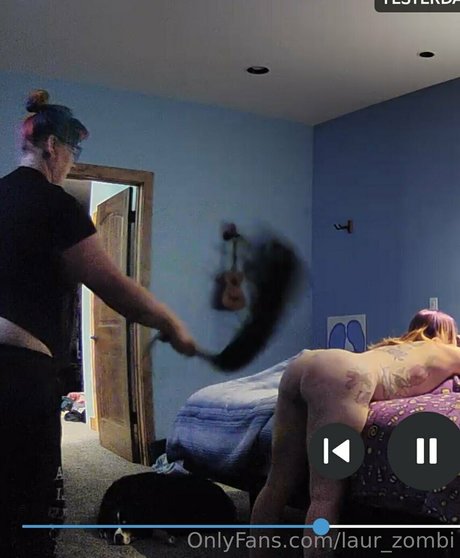 Laur_zombi photo 15
