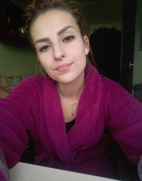Laura photo 55